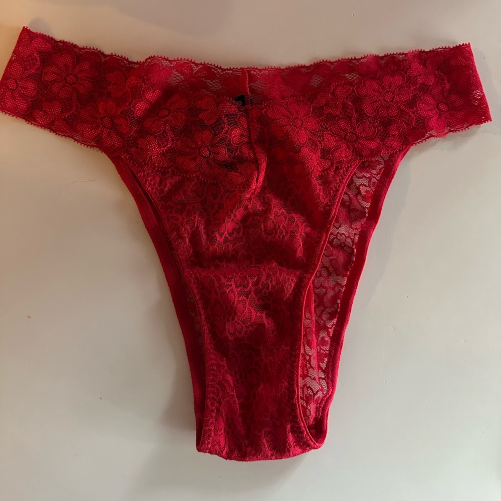 NWT Elegant Red Lace Women's Intimate